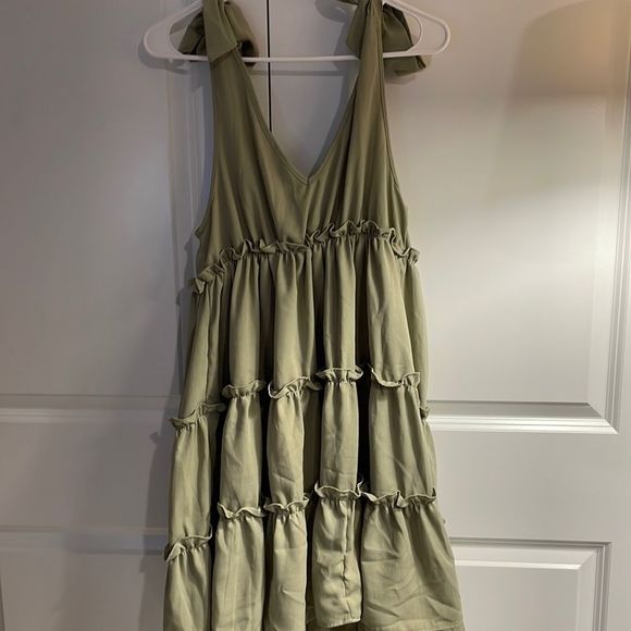 Tie Shoulder Ruffle Hem Dress Green Small - Picture 6 of 10